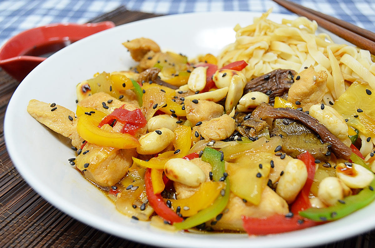 Frango no wok com legumes